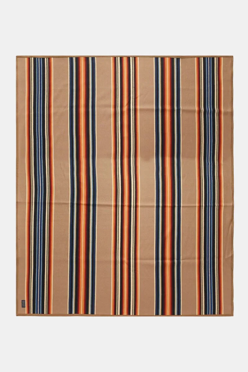 Pendleton Jacquard Serape Blanket (Grey Horse Khaki)