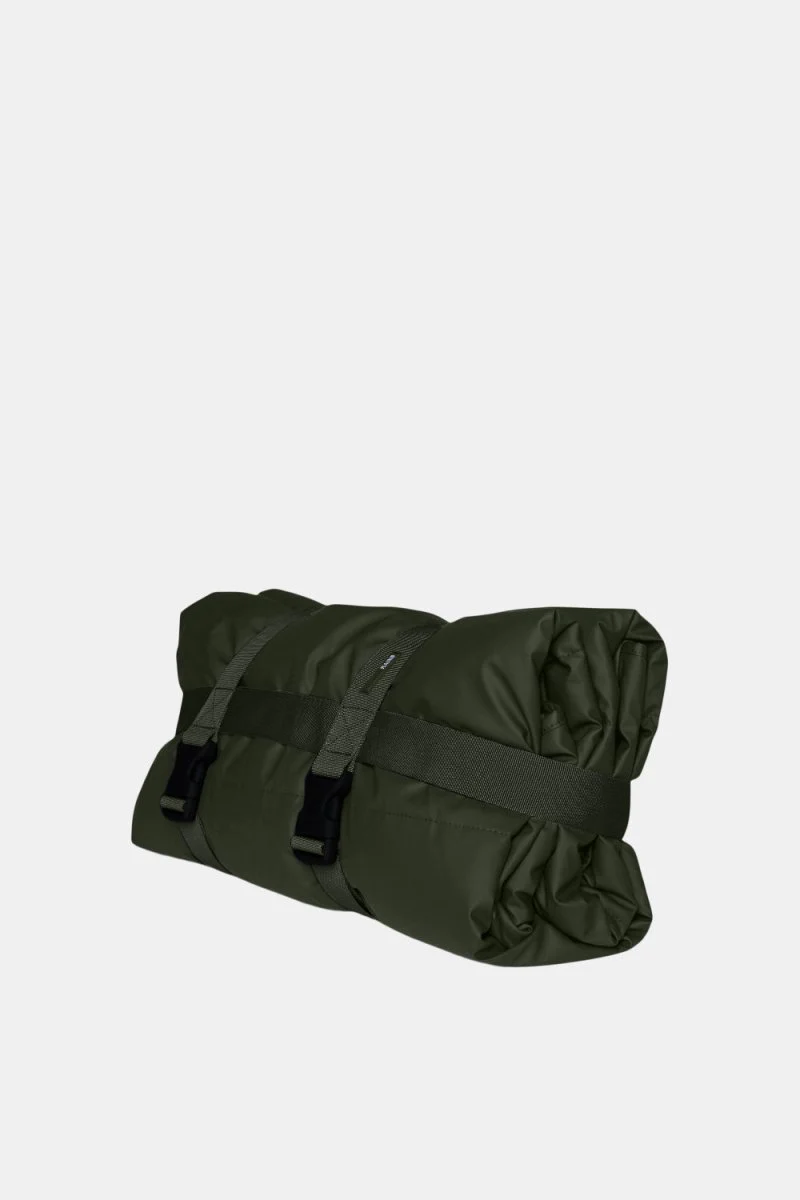 Rains Waterproof Quilted Packable Blanket (Green) - Image 6
